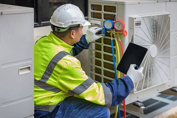 Professional Emergency Hvac Repair technician working in Trafalgar, IN